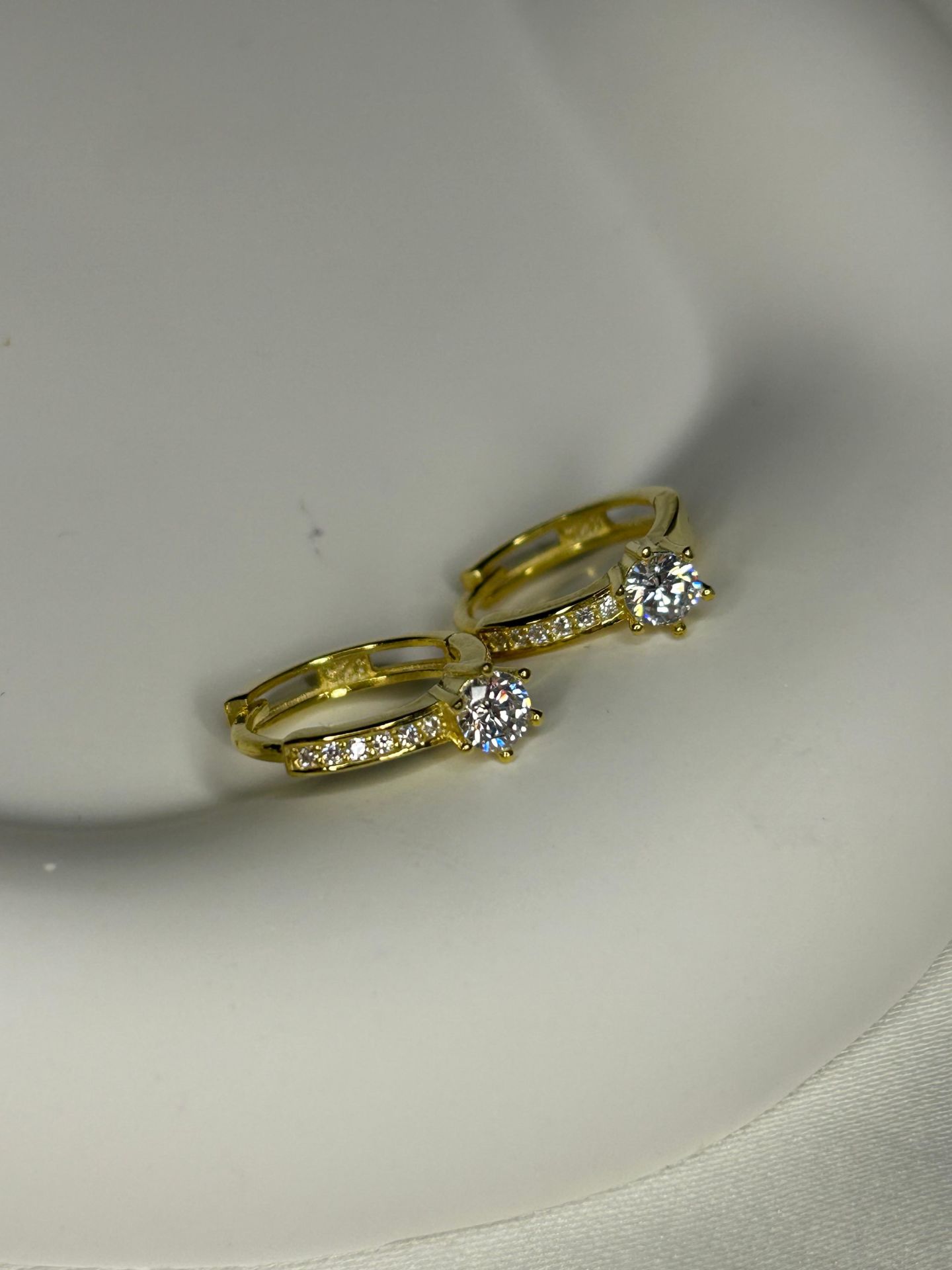 925 Ayar Gümüş Tek Taşlı Halka Küpe