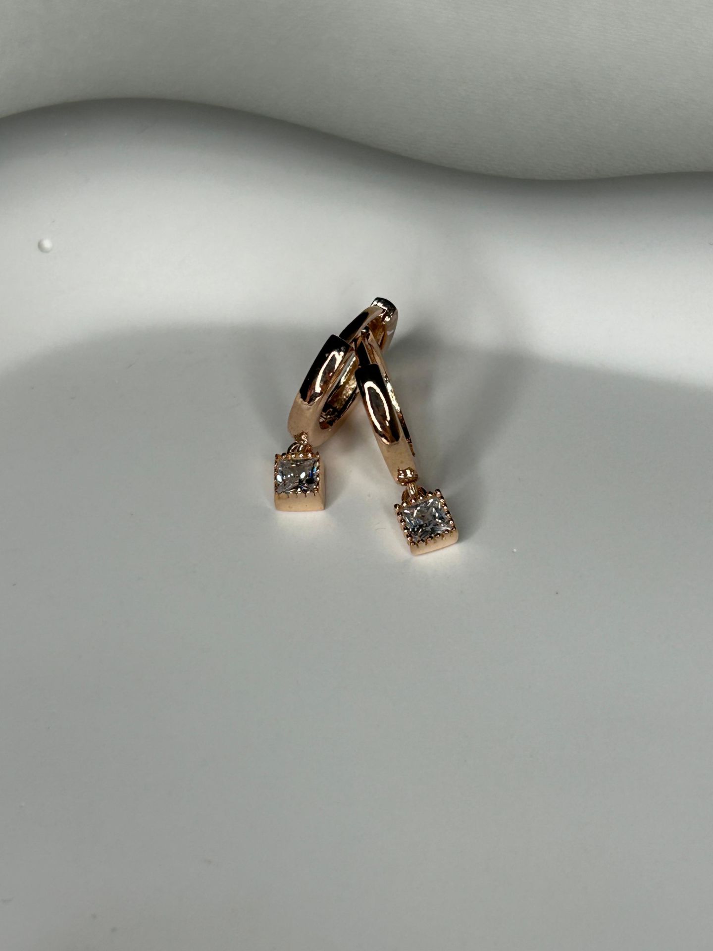 925 Ayar Gümüş Kare Taşlı Halka Küpe