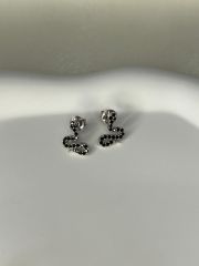 925 Ayar Gümüş Siyah Taşlı Yılan Figürlü Küpe