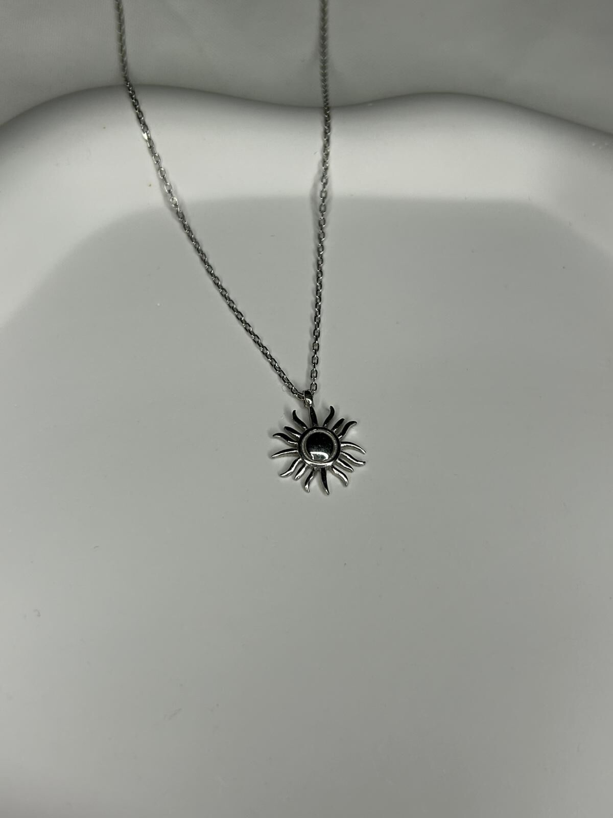 925 Ayar Gümüş Güneş Figürlü Kolye
