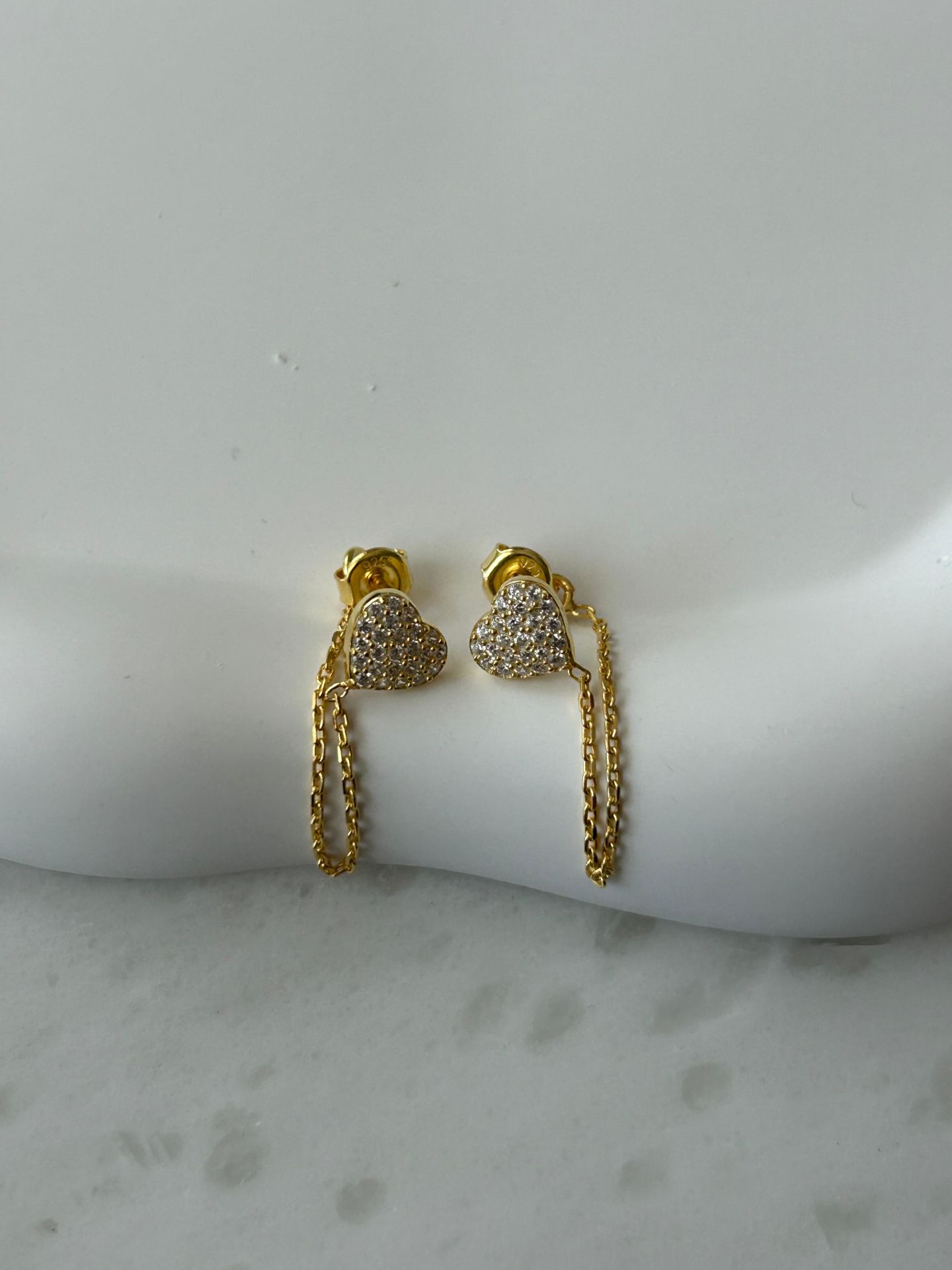 925 Ayar Gümüş Taşlı Kalp Figürlü Sallantılı Küpe