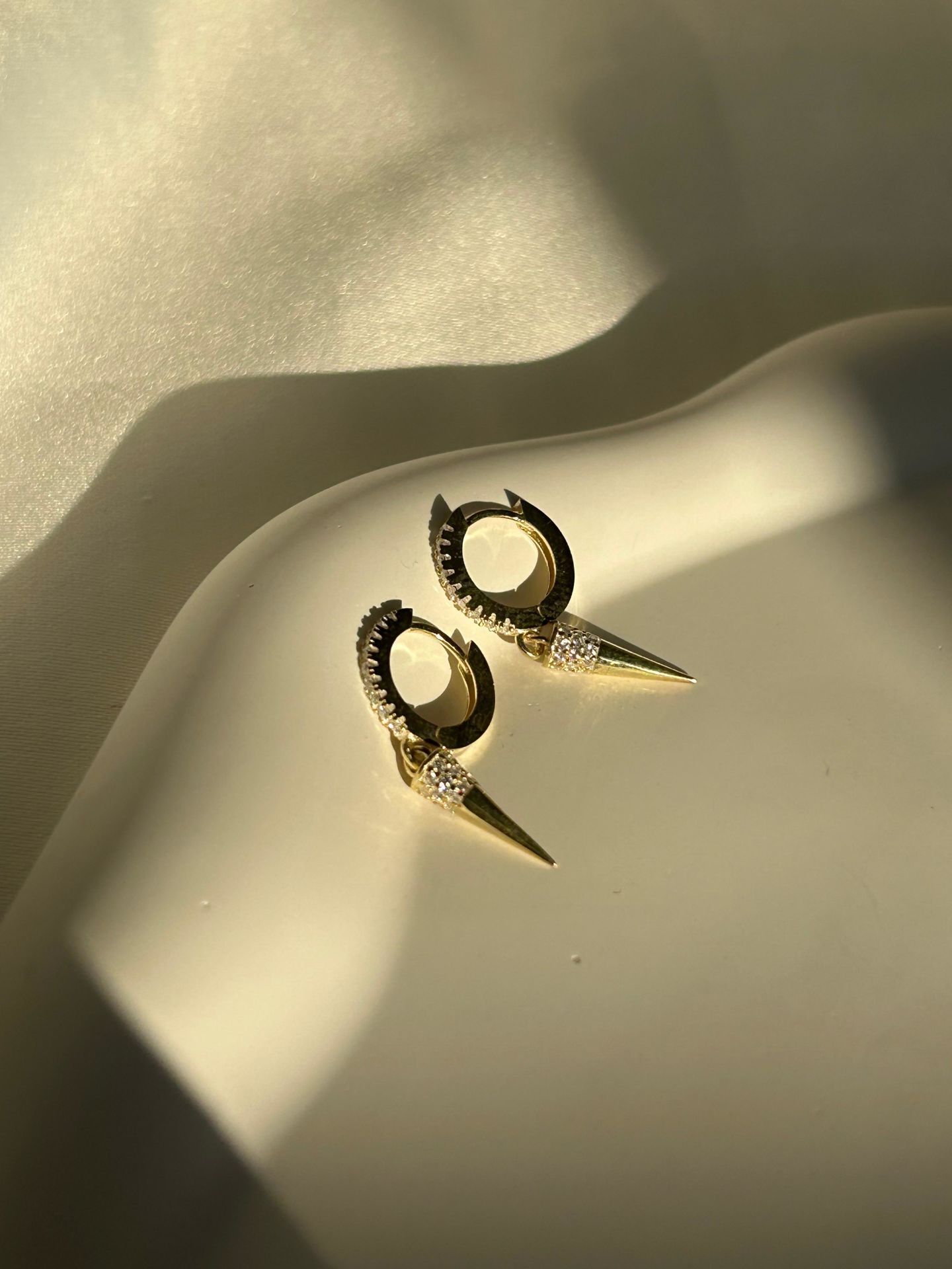 925 Ayar Gümüş Taşlı Modern Küpe